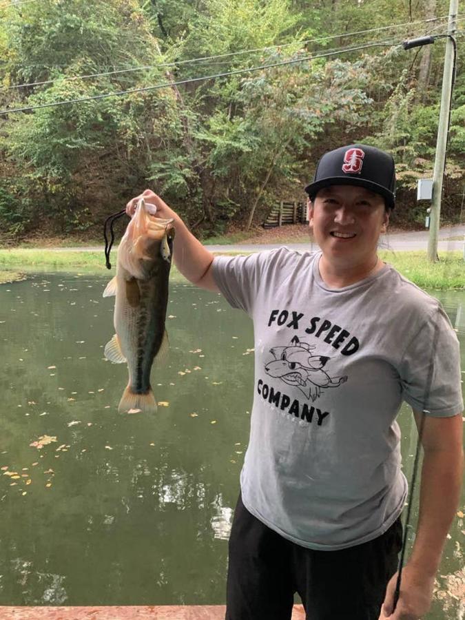 גטלינבורג The Fishing Hole Cabin - Sage Vacations מראה חיצוני תמונה