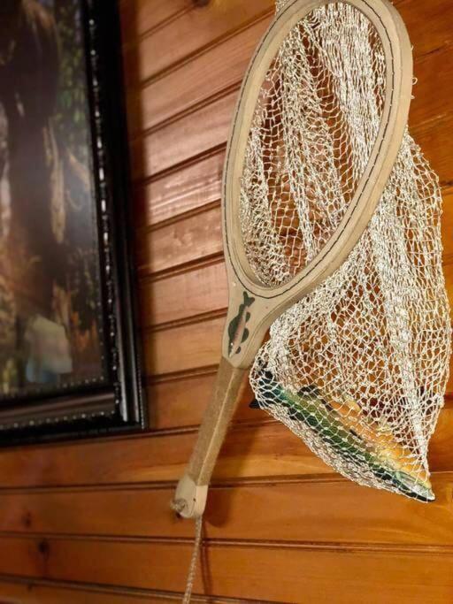 גטלינבורג The Fishing Hole Cabin - Sage Vacations מראה חיצוני תמונה